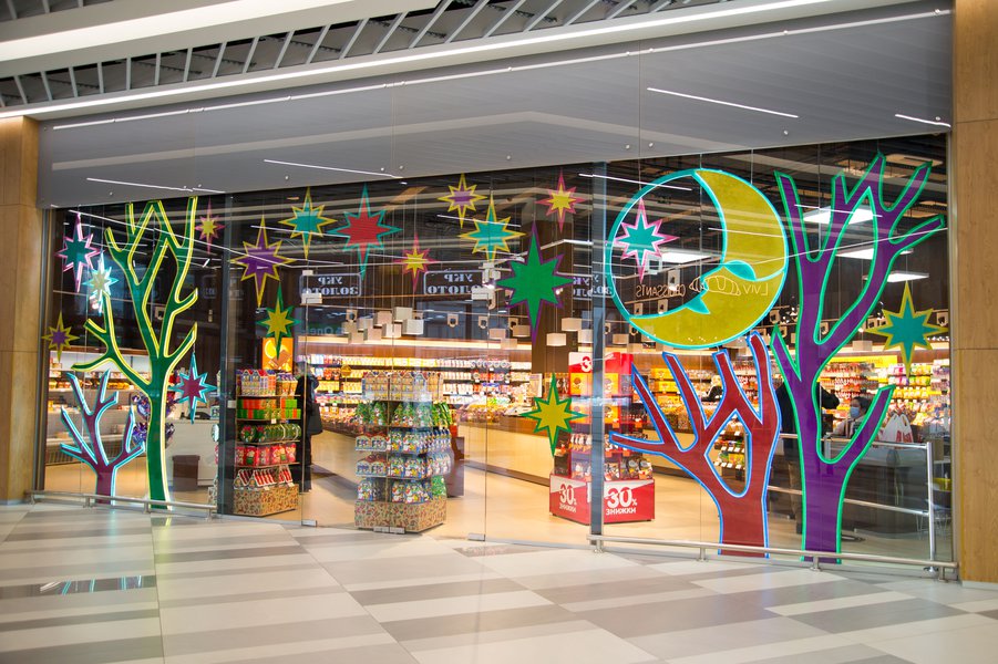 "Starry night" for Roshen shop windows