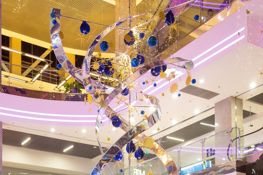 Celestial bodies: decorations for the Gulliver shopping mall
