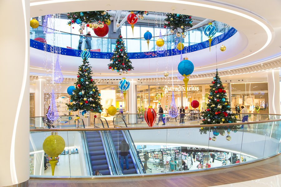 Like a fabulous winter river: scenery for the River Mall shopping center