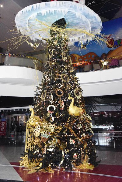 Winter decorations 2016 for the Ocean Plaza shopping mall