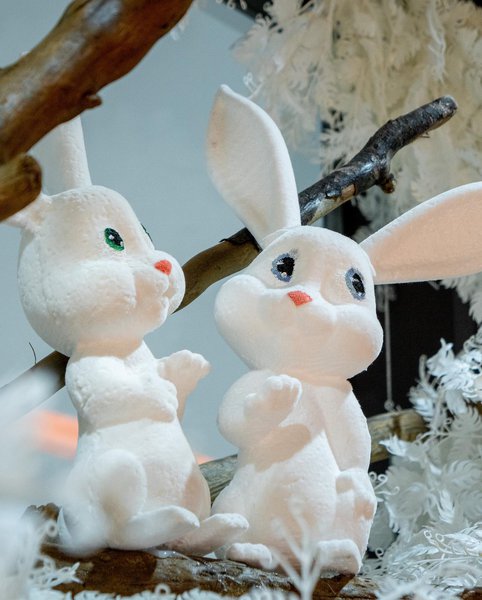 Love and kindness: a new window display for the Roshen store in Ivano-Frankivsk