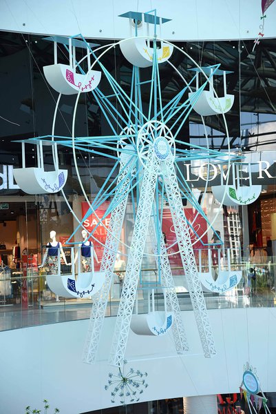 Summer decorations 2016 for the Ocean Plaza shopping mall