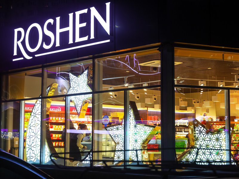A star showcase for the "Roshen" store in Kyiv