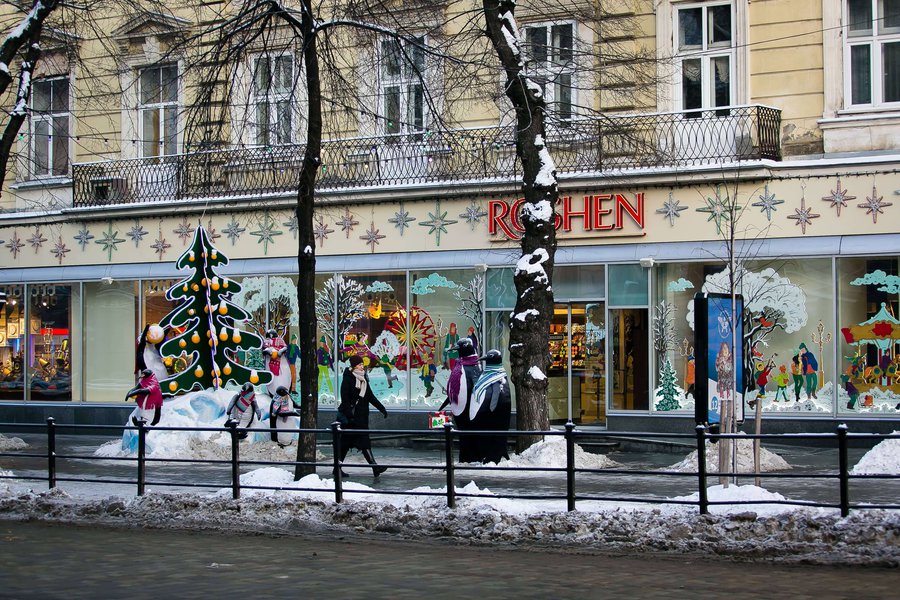 Winter decoration for Lviv Roshen Store 2017