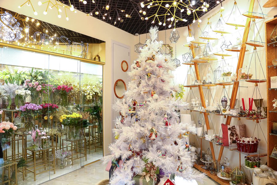 New Year Decoration for LoraShen Boutique at TSUM 2016
