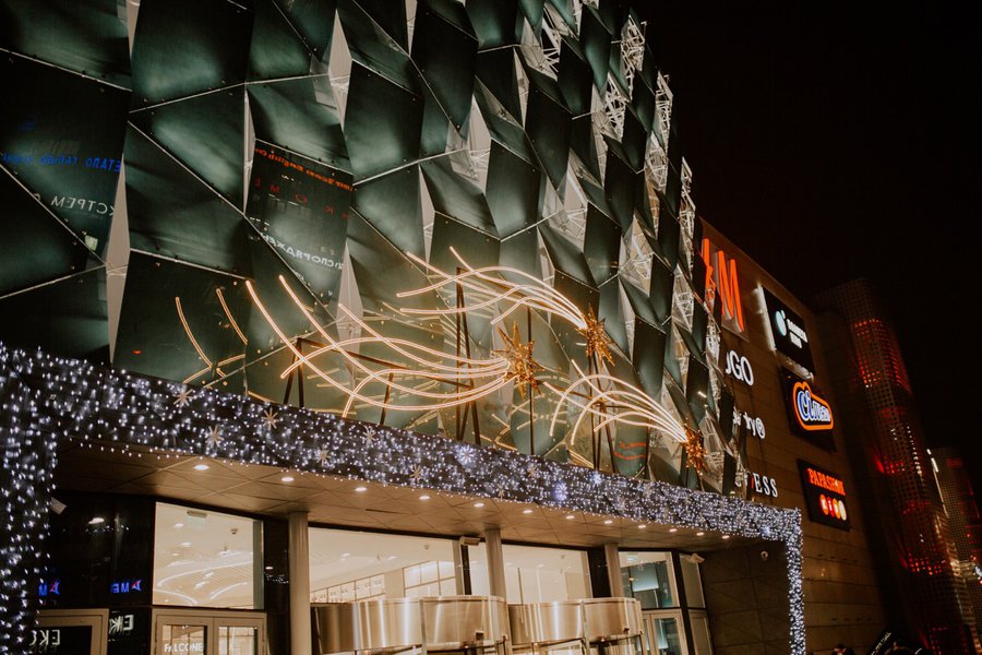 New Year decorations for the River Mall