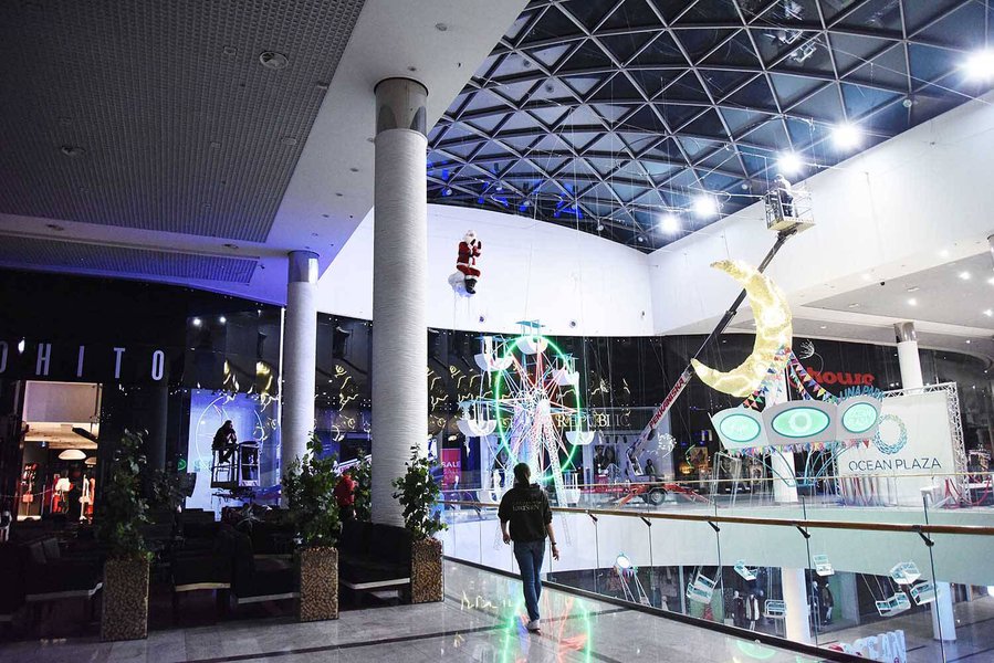Winter decorations 2016 for the Ocean Plaza shopping mall