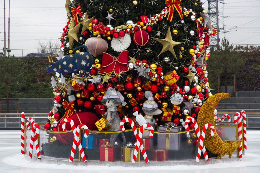 A modern classic for the Roshen Winter Village Christmas ice rink