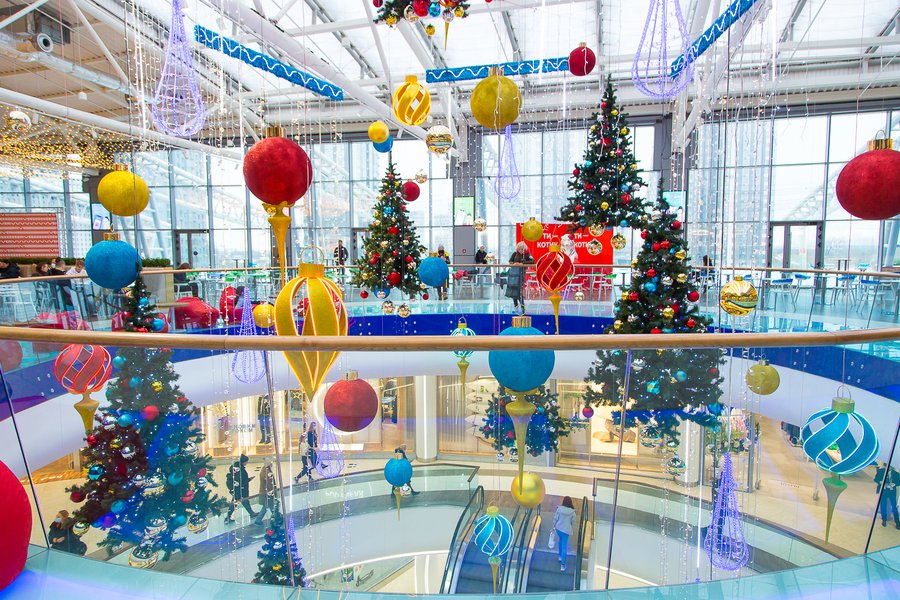 Like a fabulous winter river: scenery for the River Mall shopping center