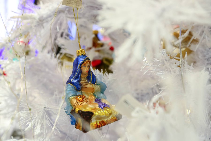 New Year Decoration for LoraShen Boutique at TSUM 2016