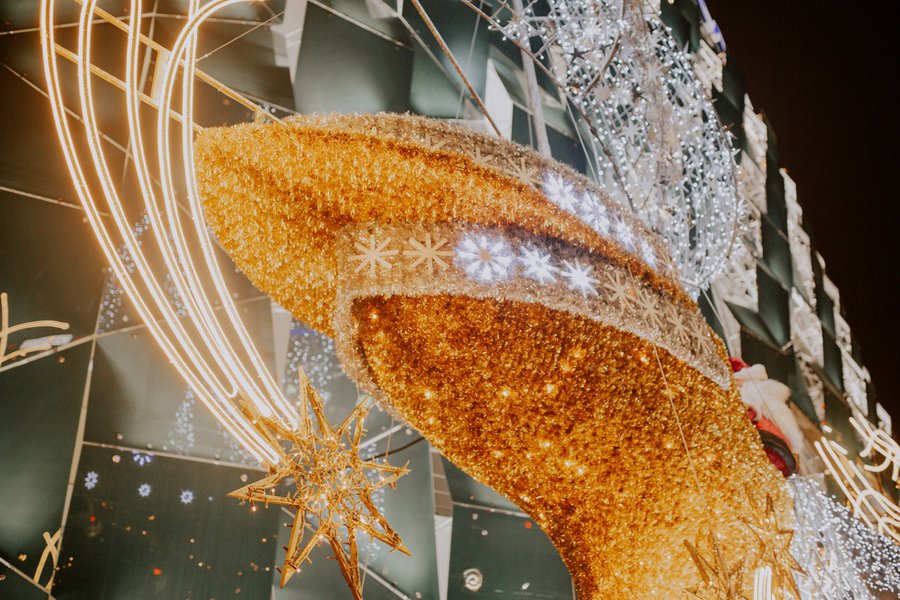 New Year decorations for the River Mall