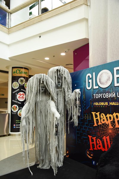 Оформлення до Halloween ТРЦ Globus 2017
