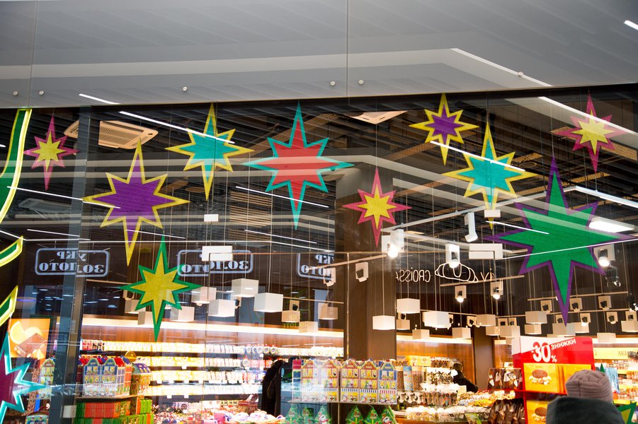 "Starry night" for Roshen shop windows
