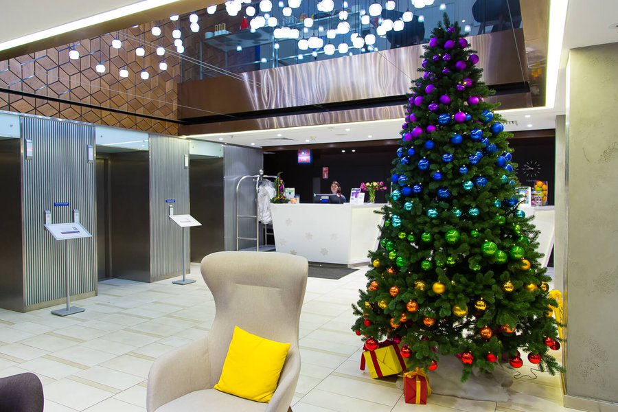 Новорічне оформлення готелю Park INN 2018