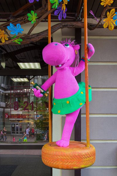 Summer decoration for Roshen Store on Kontraktova Ploshcha in Kiev 2018