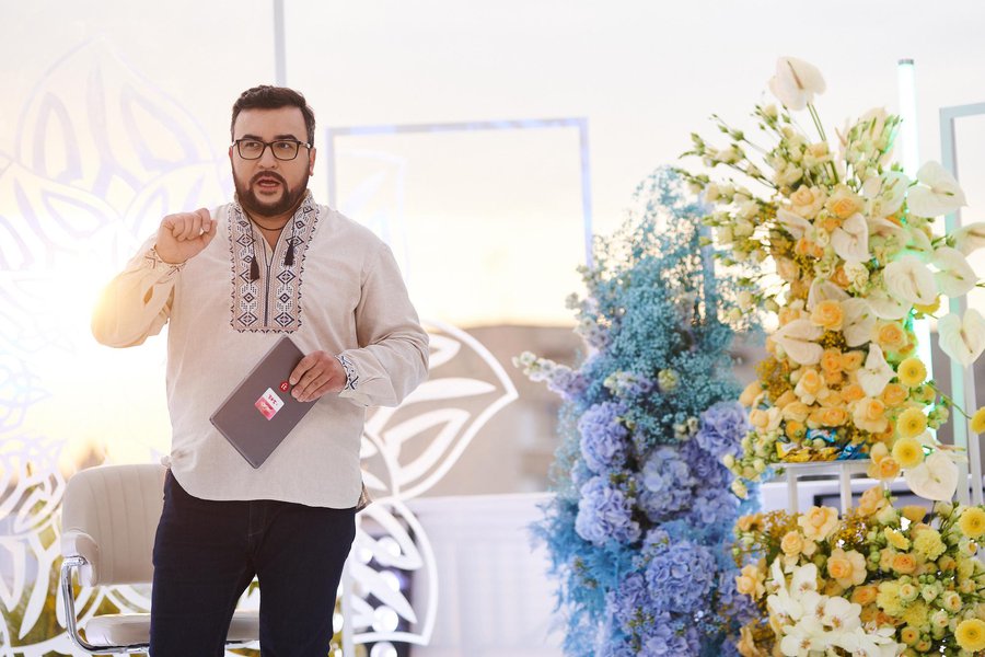 Modern Ukrainian soul: decoration of the "Breakfast with 1 + 1" broadcast for the Independence Day