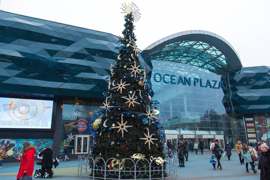 Winter decorations 2017 for the Ocean Plaza shopping mall