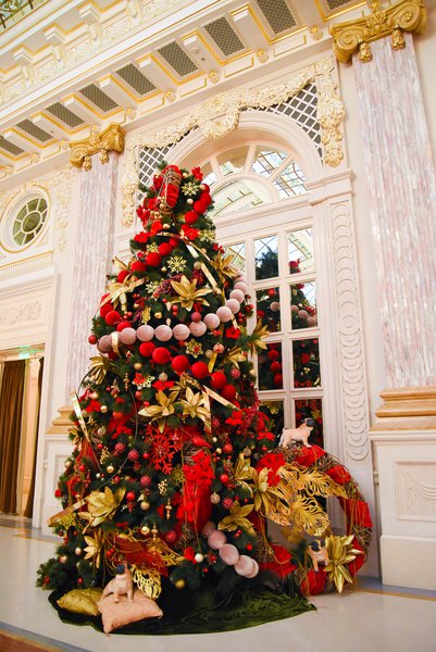 Новорічне оформлення готелю Fairmont Grand Hotel 2017