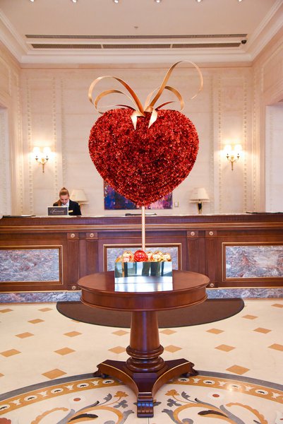 Новорічне оформлення готелю Fairmont Grand Hotel 2017