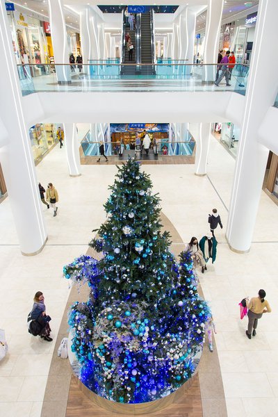 Christmas tree for the River Mall shopping center