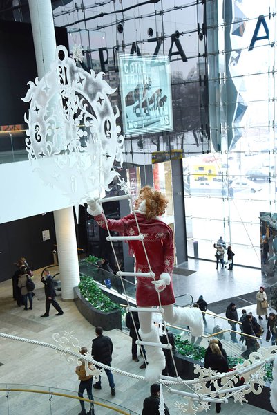 Зимние декорации в ТРЦ Ocean Plaza 2015