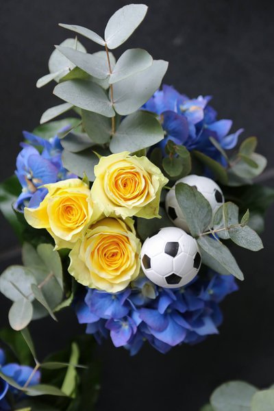 Flower arrangement for Gillette