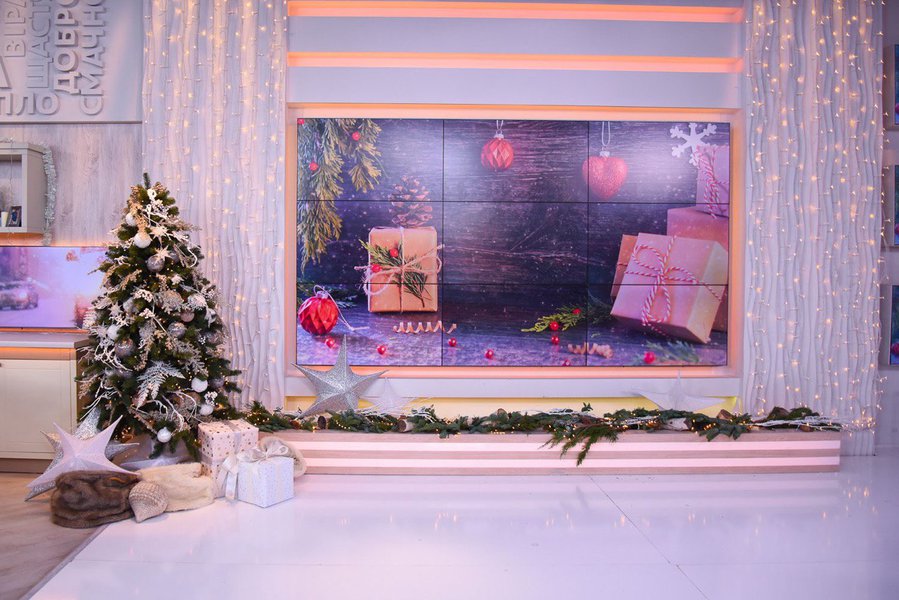 Christmas decoration of the "Snidanok z 1+1"