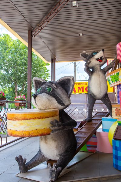 Summer decorations for Roshen in Kiev on Kontraktova Square 2019