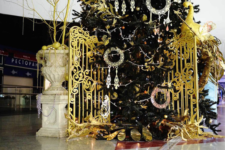 Winter decorations 2016 for the Ocean Plaza shopping mall