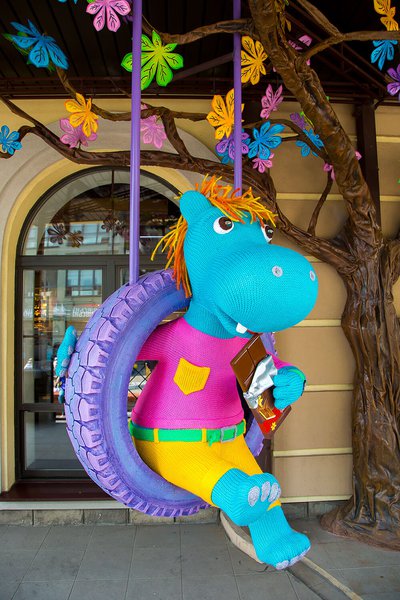 Summer decoration for Roshen Store on Kontraktova Ploshcha in Kiev 2018