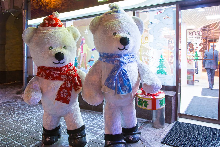 Winter decoration for Kiev Roshen Store 2017