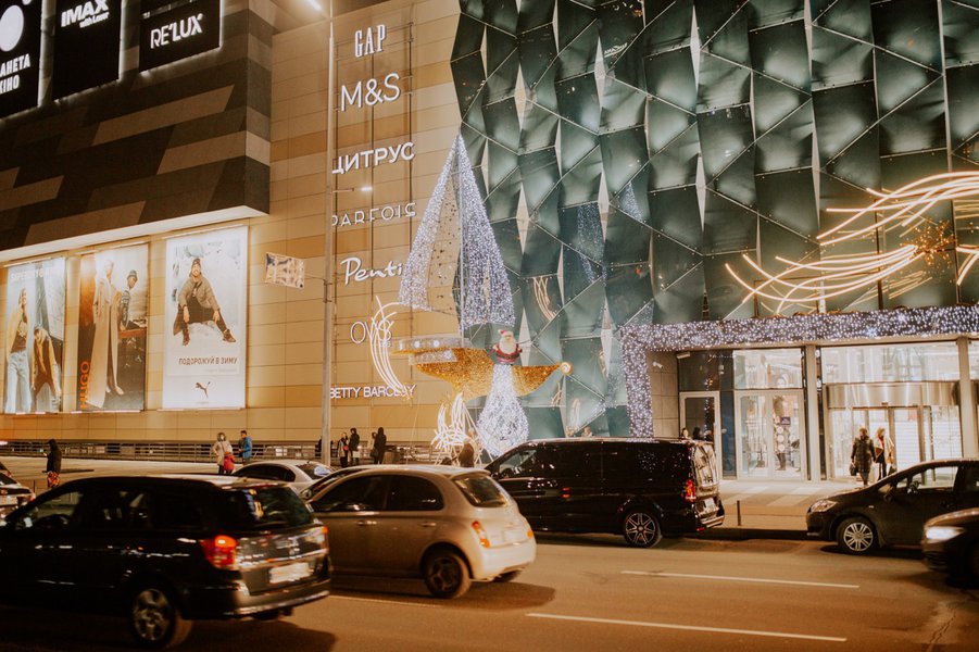 New Year decorations for the River Mall