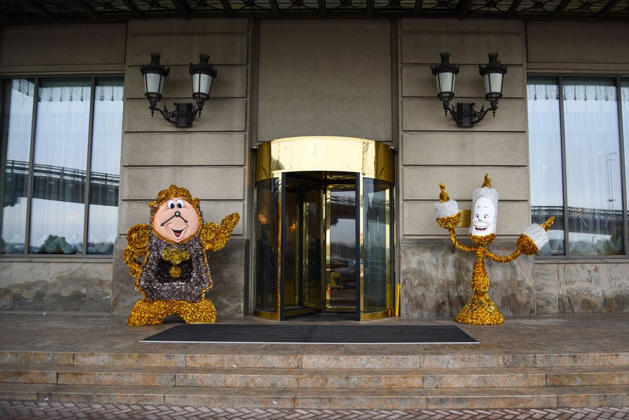 Новогоднее оформление отеля Fairmont 2018