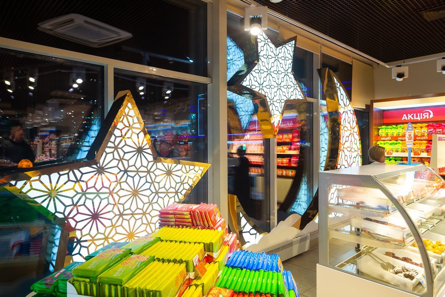 A star showcase for the "Roshen" store in Kyiv
