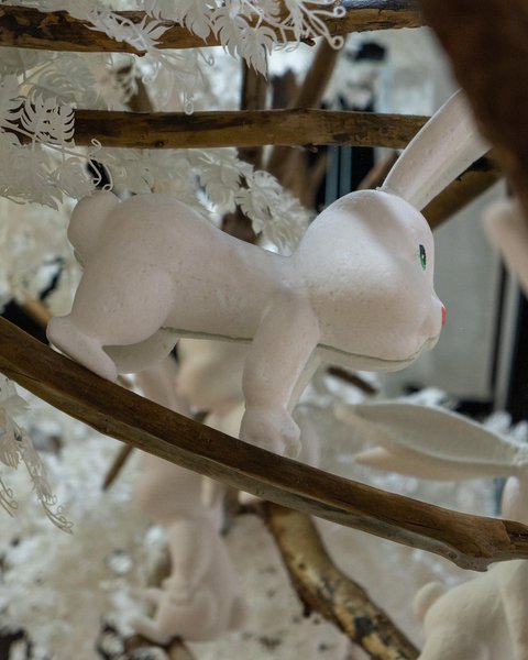 Love and kindness: a new window display for the Roshen store in Ivano-Frankivsk