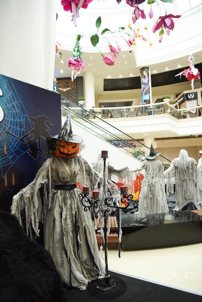 Оформлення до Halloween ТРЦ Globus 2017