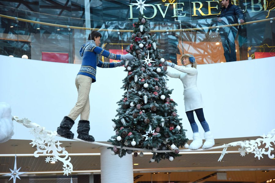 Зимние декорации в ТРЦ Ocean Plaza 2015