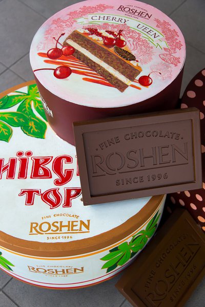 Summer decorations for Roshen in Kiev on Kontraktova Square 2019