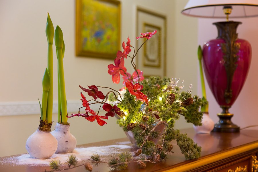 New Year's decoration "Flowers in the middle of winter"