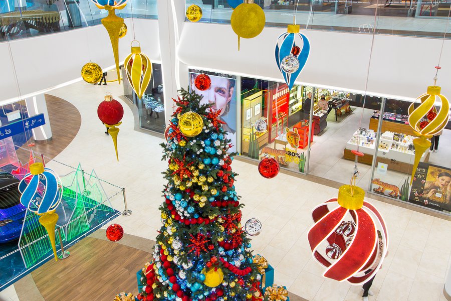 Like a fabulous winter river: scenery for the River Mall shopping center