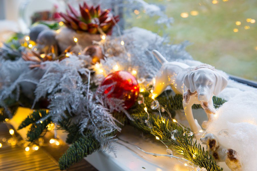 Christmas classics: private house decoration