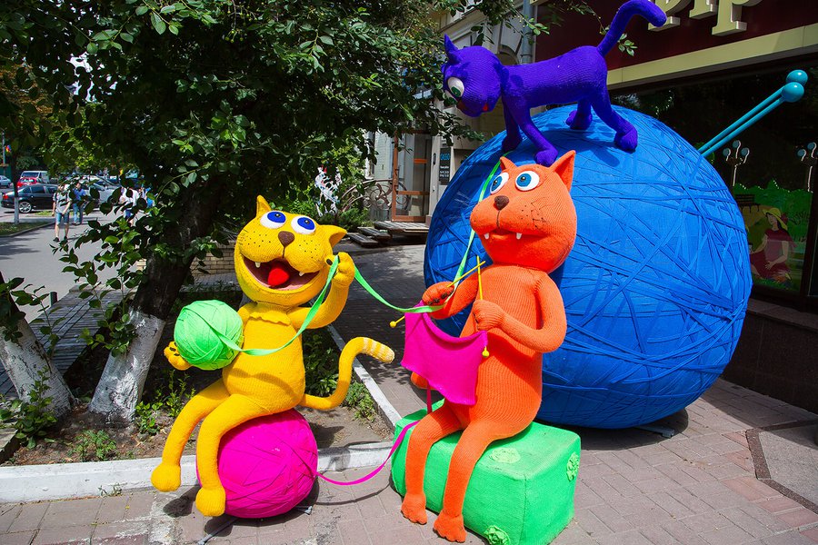 Summer decorations for Roshen Store on Arsenalnaya in Kiev 2018