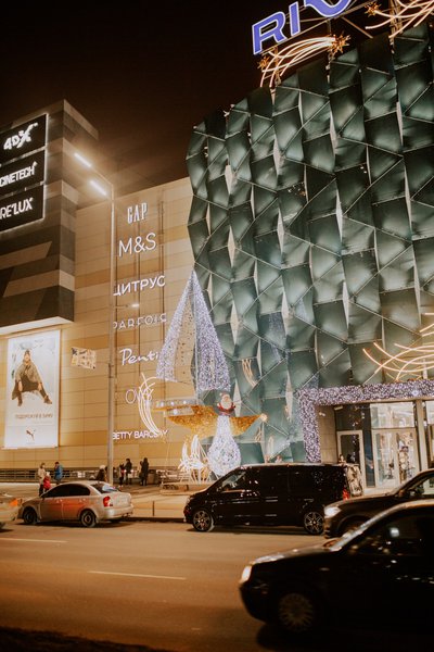 New Year decorations for the River Mall