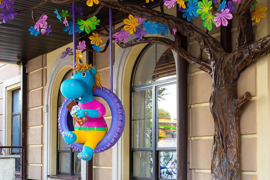 Summer decoration for Roshen Store on Kontraktova Ploshcha in Kiev 2018