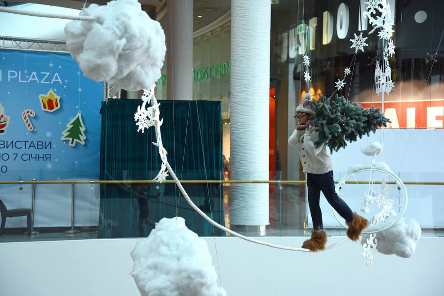 Зимние декорации в ТРЦ Ocean Plaza 2015