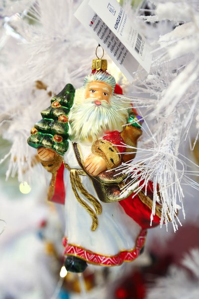 New Year Decoration for LoraShen Boutique at TSUM 2016