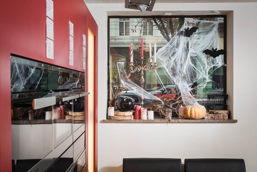 Оформлення до Halloween в бутіку Miele 2015