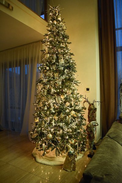 Apartment Christmas decoration in the Scandinavian style