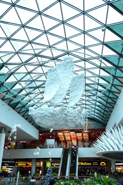 Зимние декорации в ТРЦ Ocean Plaza 2015