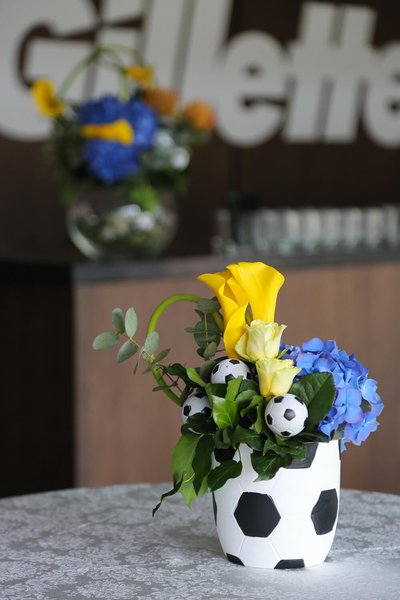 Flower arrangement for Gillette